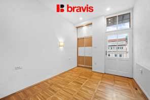 Exkluzivní prodej bytu 3+kk, Brno- centrum, Jakubské náměstí, balkón, zimní zahrada.