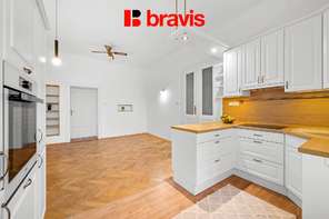 Exkluzivní prodej bytu 3+kk, Brno- centrum, Jakubské náměstí, balkón, zimní zahrada.