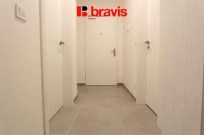 Pronájem luxusní novostavby bytu 2+kk, ul. Neumannova, Brno - Masarykova čtvrť, terasa, zahrada, šatna, klimatizace, garážové stání v ceně