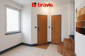 Pronájem skladovacího a výrobního prostoru, Brno - Bosonohy, ul.Pražská, parkování na vlastním pozemku