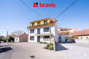 Prodej moderního bytu 3+1, 85,5 m² , Černovice: Havraní, prostorné pokoje, šatna, samostatná kuchyně,možnost parkování