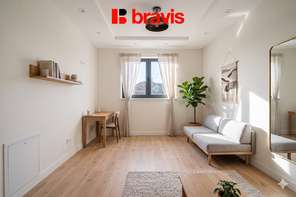 Prodej moderního bytu 3+1, 85,5 m² , Černovice: Havraní, prostorné pokoje, šatna, samostatná kuchyně,možnost parkování