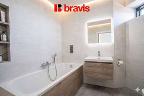 Prodej moderního bytu 3+1, 85,5 m² , Černovice: Havraní, prostorné pokoje, šatna, samostatná kuchyně,možnost parkování