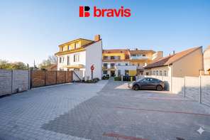 Prodej moderního bytu 3+1, 85,5 m² , Černovice: Havraní, prostorné pokoje, šatna, samostatná kuchyně,možnost parkování