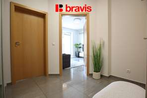 Pronájem nadstandardního bytu 2+kk, Brno – Královo Pole, Nové Semilasso – wellness a internet v ceně, balkon, klimatizace, garáž