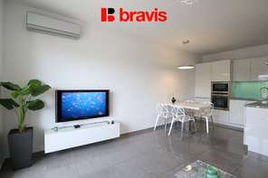 Pronájem nadstandardního bytu 2+kk, Brno – Královo Pole, Nové Semilasso – wellness a internet v ceně, balkon, klimatizace, garáž