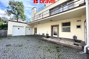 Pronájem atypicky řešeného bytu 2+1, Pisárky, Lipová ul., možnost parkování, terasa