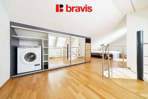 Pronájem luxusního mezonetového bytu 2+kk, v centru Brna na ul. Jánská, zařízený, klimatizace, internet v ceně