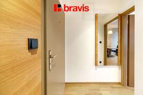 Pronájem luxusního mezonetového bytu 2+kk, v centru Brna na ul. Jánská, zařízený, klimatizace, internet v ceně