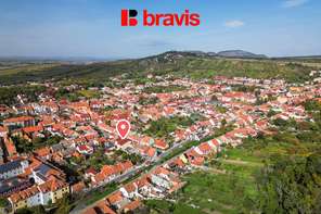 Prodej nadstandardního, nízkoenergetického rodinného domu 6+kk, ulice Wolkerova v srdci Mikulova s výjimečným výhledem, dvojgaráž, nadstandardní vybavení