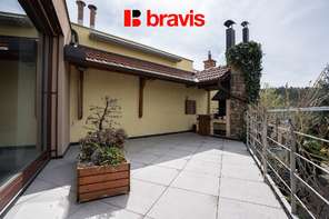 Pronájem rodinného domu 6+1, Nebovidy, zahrada, rybník, sauna, garáž, klimatizace, zimní zahrada