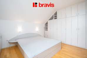 Pronájem rodinného domu 6+1, Nebovidy, zahrada, rybník, sauna, garáž, klimatizace, zimní zahrada