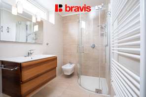 Pronájem rodinného domu 6+1, Nebovidy, zahrada, rybník, sauna, garáž, klimatizace, zimní zahrada