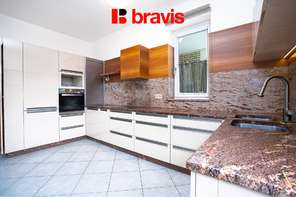 Pronájem rodinného domu 6+1, Nebovidy, zahrada, rybník, sauna, garáž, klimatizace, zimní zahrada