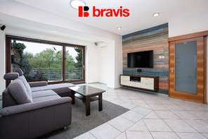 Pronájem rodinného domu 6+1, Nebovidy, zahrada, rybník, sauna, garáž, klimatizace, zimní zahrada