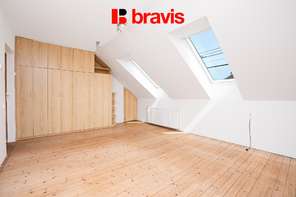 Pronájem rodinného domu 6+1, Nebovidy, zahrada, rybník, sauna, garáž, klimatizace, zimní zahrada