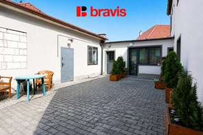 Pronájem bytu 2+kk, Rosice u Brna, ul. Zbýšovská, klidná lokalita, spoluužívání dvorku, možnost garážového stání