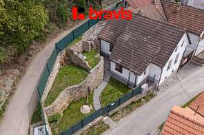 Prodej nadstandardního RD 3+kk, Brtnice - Dolní Smrčné, po rekonstrukci, garáž, dílna, vířivka, místo pro saunu, zahrada, sklep