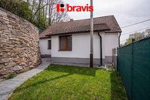Prodej nadstandardního RD 3+kk, Brtnice - Dolní Smrčné, po rekonstrukci, garáž, dílna, vířivka, místo pro saunu, zahrada, sklep