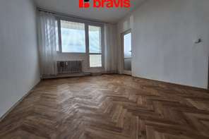 Pronájem bytu 1+1 38 m², částečně zařízený, lodžie,  Brno - Lesná, ul. Brožíkova