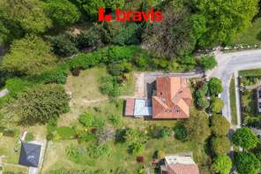 Prodej vily 5+kk na výjimečném místě, Tišnov, Riegerova ulice, nádherná, rozlehlá zahrada, pozemek 1800m², sklep, parkování