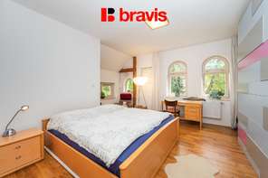 Prodej vily 5+kk na výjimečném místě, Tišnov, Riegerova ulice, nádherná, rozlehlá zahrada, pozemek 1800m², sklep, parkování