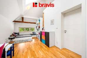 Prodej vily 5+kk na výjimečném místě, Tišnov, Riegerova ulice, nádherná, rozlehlá zahrada, pozemek 1800m², sklep, parkování