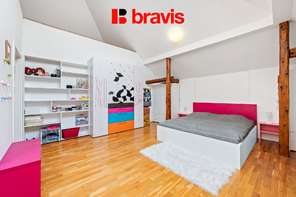 Prodej vily 5+kk na výjimečném místě, Tišnov, Riegerova ulice, nádherná, rozlehlá zahrada, pozemek 1800m², sklep, parkování