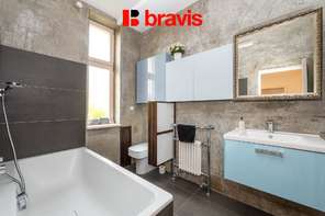 Prodej vily 5+kk na výjimečném místě, Tišnov, Riegerova ulice, nádherná, rozlehlá zahrada, pozemek 1800m², sklep, parkování