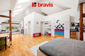 Prodej vily 5+kk na výjimečném místě, Tišnov, Riegerova ulice, nádherná, rozlehlá zahrada, pozemek 1800m², sklep, parkování