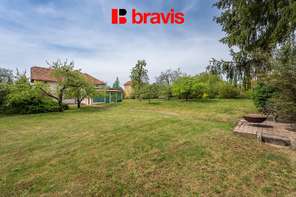 Prodej vily 5+kk na výjimečném místě, Tišnov, Riegerova ulice, nádherná, rozlehlá zahrada, pozemek 1800m², sklep, parkování