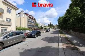 Pronájem bytu 3+1, Brno - Pisárky, Neumannova ulice, balkón, 1 garážové stání v ceně