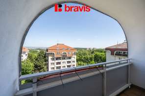 Prodej světlého mezonetového bytu 3+kk s lodžií, sklepem a nádherným výhledem, Brno – Kohoutovice, ul. Chopinova