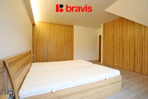 Pronájem mezonetového bytu 3+kk, Brno - Židenice, Hrozňatova ulice, zimní zahrada, sklep, parkování
