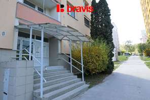 Pronájem bytu 1+kk, Brno - Bystrc, ul. Opálkova, zrekonstruovaný, balkon, sklep