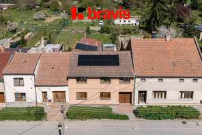 Prodej RD 6+1, řadový, postupná rekonstrukce, dvůr s venkovním bazénem, zahrada, letní posezení, Vyškov - Dědice