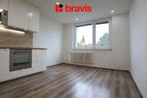 Pronájem bytu 3+kk, ulice Mikulčická, Brno - Slatina, nezařízený, klidná lokalita, lodžie, sklep