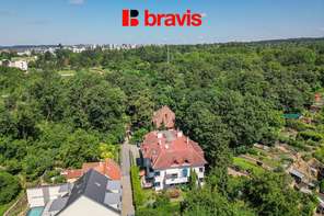 Prodej bytu 4kk/5kk, terasa, zahrada, šatna, 2x garážové stání, Hvozdíkova ul., Brno