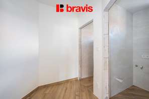 Prodej novostavby moderního bytu 1+kk, 35 m², Brno - Černovice, sklep, parkování