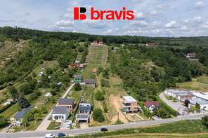 Prodej stavebního pozemku 1 323 m² v obci Viničné Šumice
