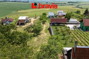 Prodej stavebního pozemku 1 323 m² v obci Viničné Šumice