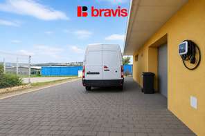 Rent commercial Commercial premises 280 m², Moravany
