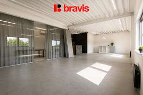 Rent commercial Commercial premises 280 m², Moravany