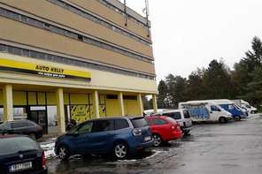 Dlouhodobý pronájem garážového stání v uzavřených garážích, Brno - Lesná, ulice Loosova