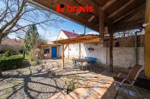 Výjimečný rodinný dům s nádechem historie v obci Habrovany, 211m², zahrada, terasa, komora, parkování pro 4 auta, absolutní soukromí