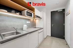 Pronájem jednolůžka v zařízeném 1+kk pro dvě osoby, 22 m², Brno - Trnitá, ulice Dornych