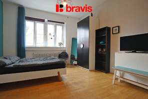 Pronájem bytu 1+1, ulice Bratří Čapků, Brno - Veveří, balkón, výtah, klidná lokalita, internet v ceně