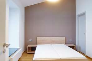 Pronájem nadstandardního bytu 2+kk, Brno - střed, ulice Jakubská, zařízený, šatna, možnost parkování v podzemních garážích