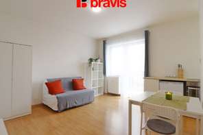 Pronájem bytu 1+kk, Brno - Zábrdovice, ulice Cejl, kompletně zařízený, klidná lokalita ve vnitrobloku, balkon, sklep