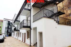 Pronájem bytu 1+kk, Brno - Zábrdovice, ulice Cejl, kompletně zařízený, klidná lokalita ve vnitrobloku, balkon, sklep